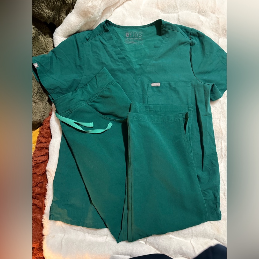 FIGS Women's Scrub Set in Teal Green